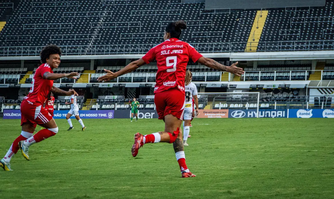 Internacional vence Santos por 3 a 0 fora de casa no Brasileirão Feminino