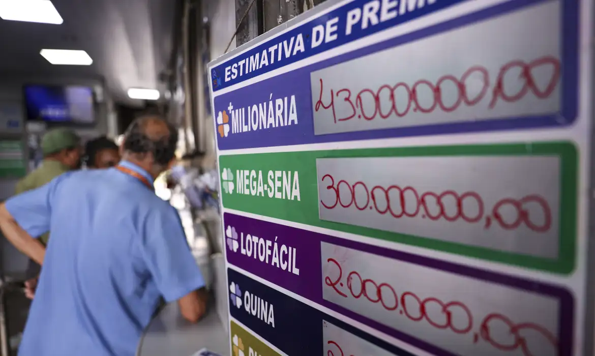Mega-Sena acumula e alcança prêmio de 45 milhões de reais; confira os números sorteados