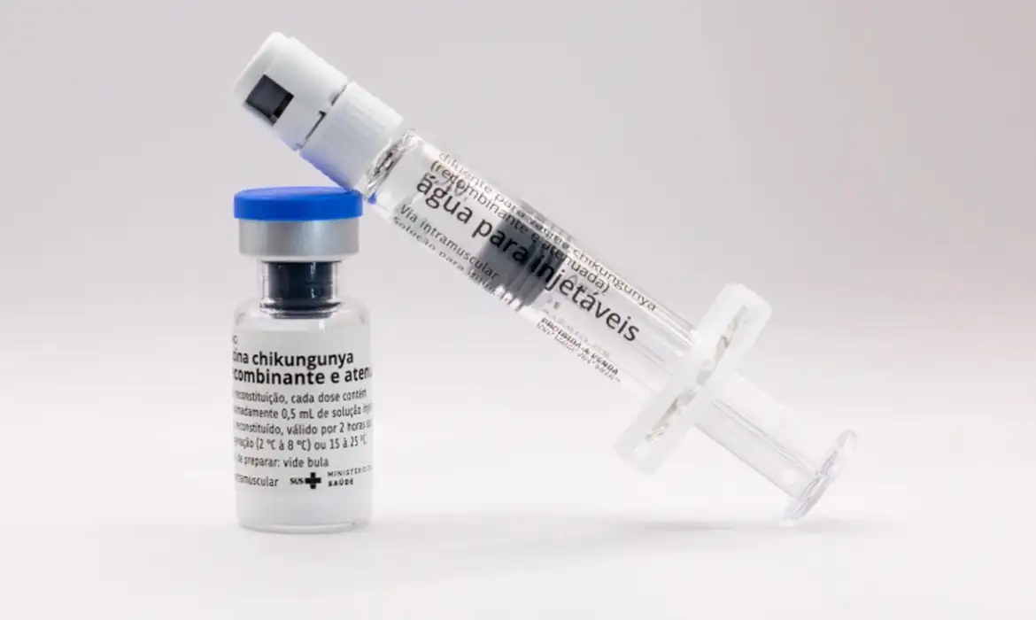 Vacinação contra chikungunya tem início em Dourados durante surto