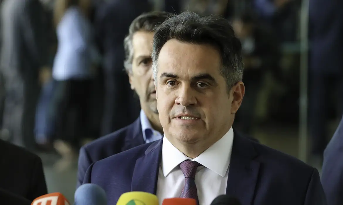 PF aponta que Ciro Nogueira recebia mesada de R$ 500 mil e benefícios de banqueiro