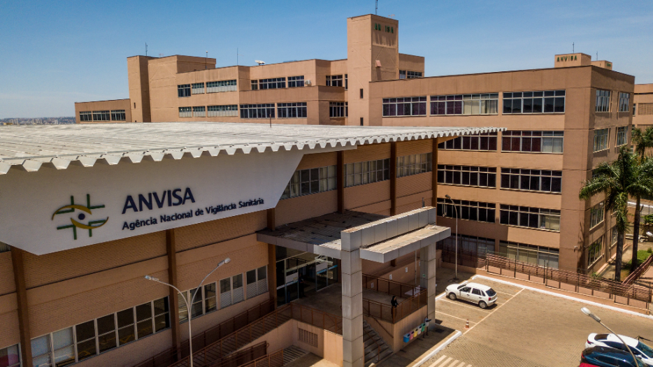 Anvisa proíbe fabricação e venda de cosméticos irregulares