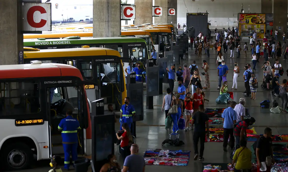 Gratuidade no transporte público pode impulsionar economia e reduzir desigualdades, aponta pesquisa
