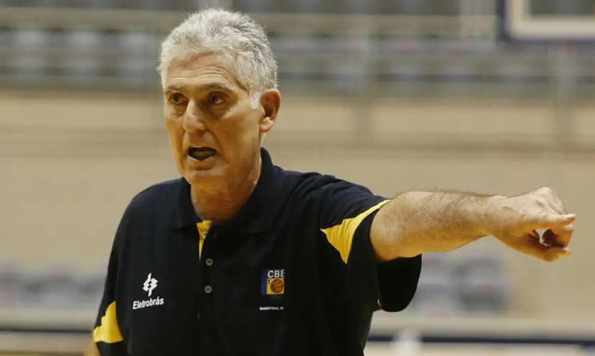 Moncho Monsalve, ex-treinador da seleção brasileira de basquete, morre aos 81 anos