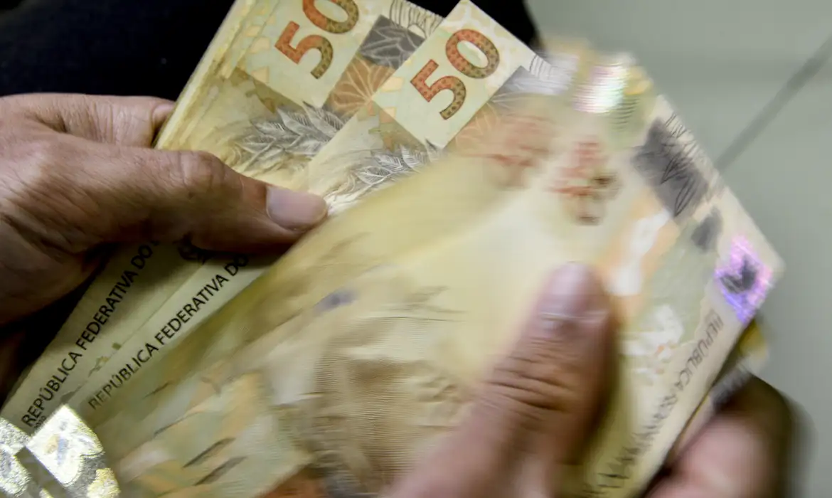 Desenrola Brasil entra em vigor para renegociação de dívidas