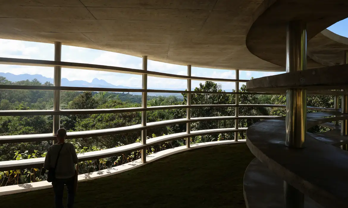 Inhotim completa 20 anos e apresenta três novas obras de arte