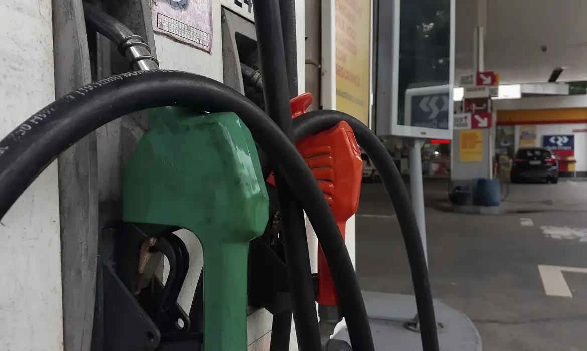 ANP estende por dois meses permissão para postos operarem sem estoque mínimo