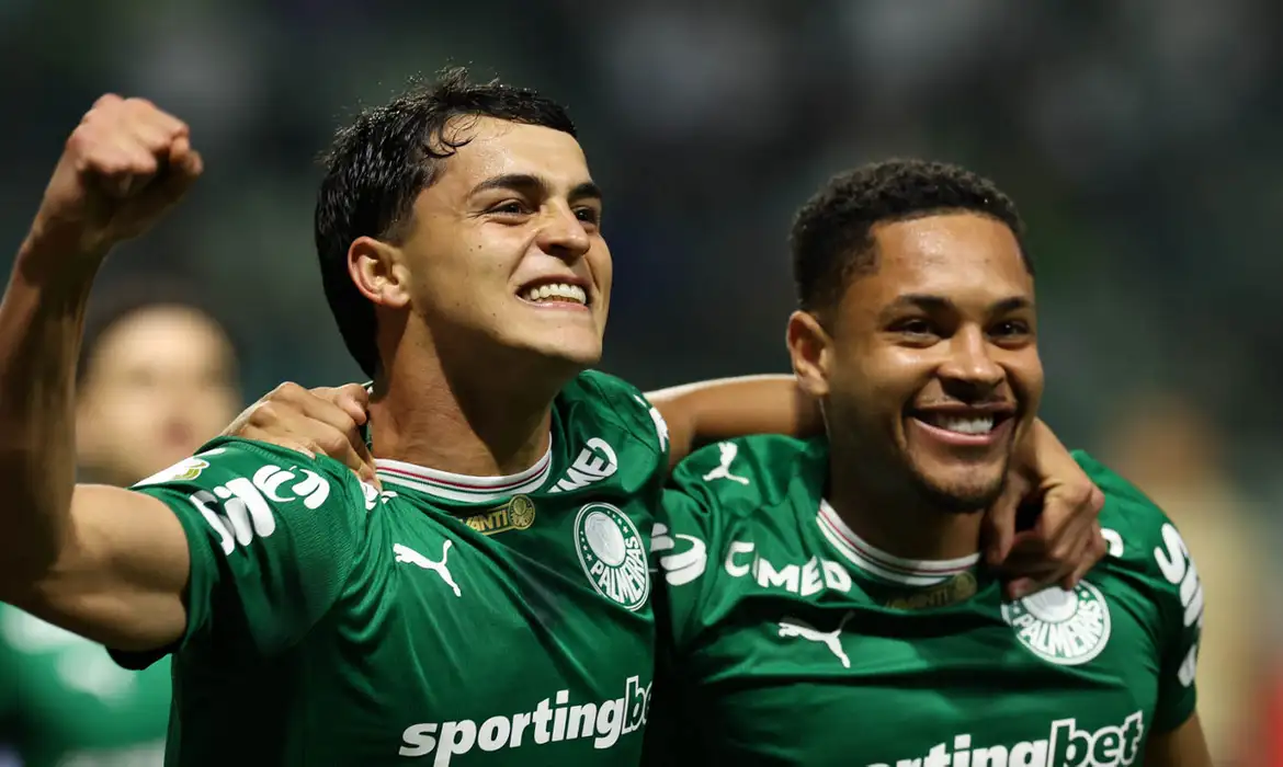 Palmeiras goleia Jacuipense e abre vantagem por vaga na Copa do Brasil