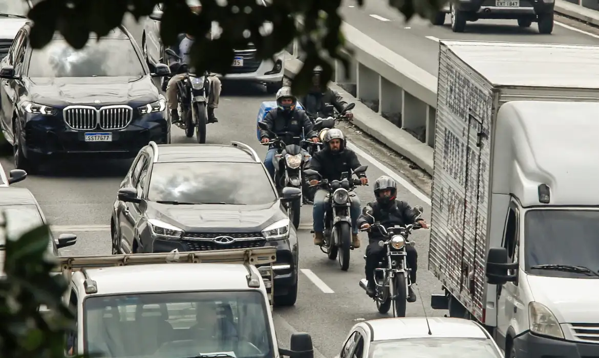 Autônomos trabalham 45 horas por semana, aponta IBGE