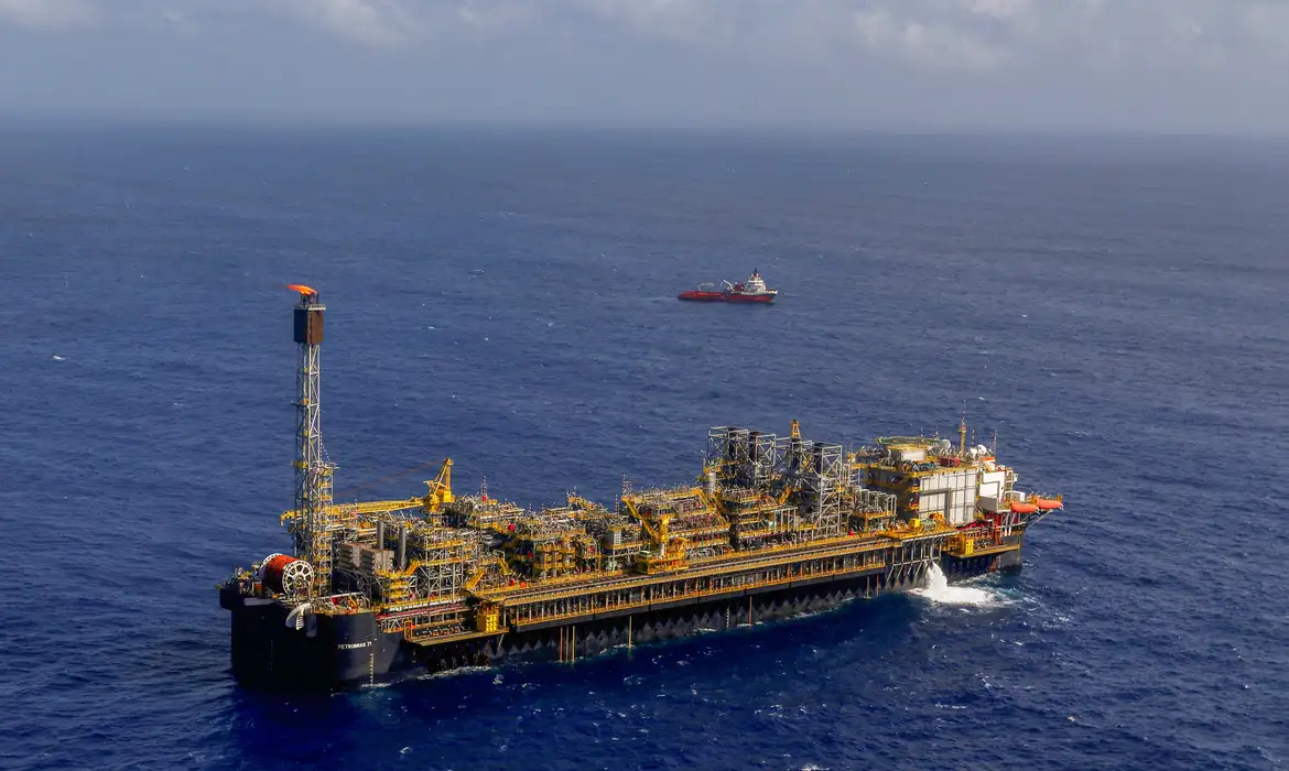 ANP libera análises para área promissora no pré-sal de Santos