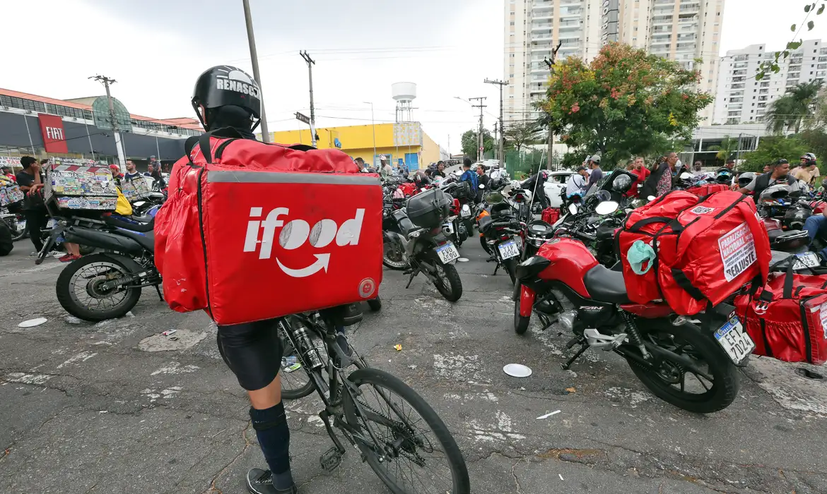 Anvisa autoriza comercialização de medicamentos em plataformas digitais como iFood e Rappi