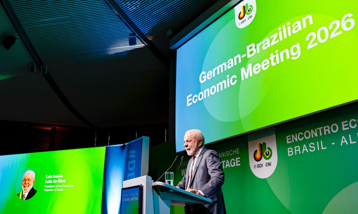 Lula anuncia retaliação após delegado brasileiro ser expulso dos EUA