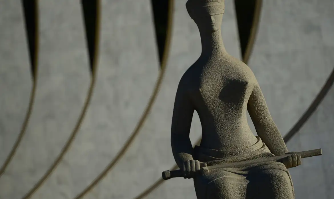 STF obriga pagamento do piso nacional a professores temporários