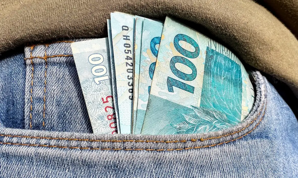 Bolsa Família: pagamento da parcela de agosto inicia para beneficiários com NIS final 4