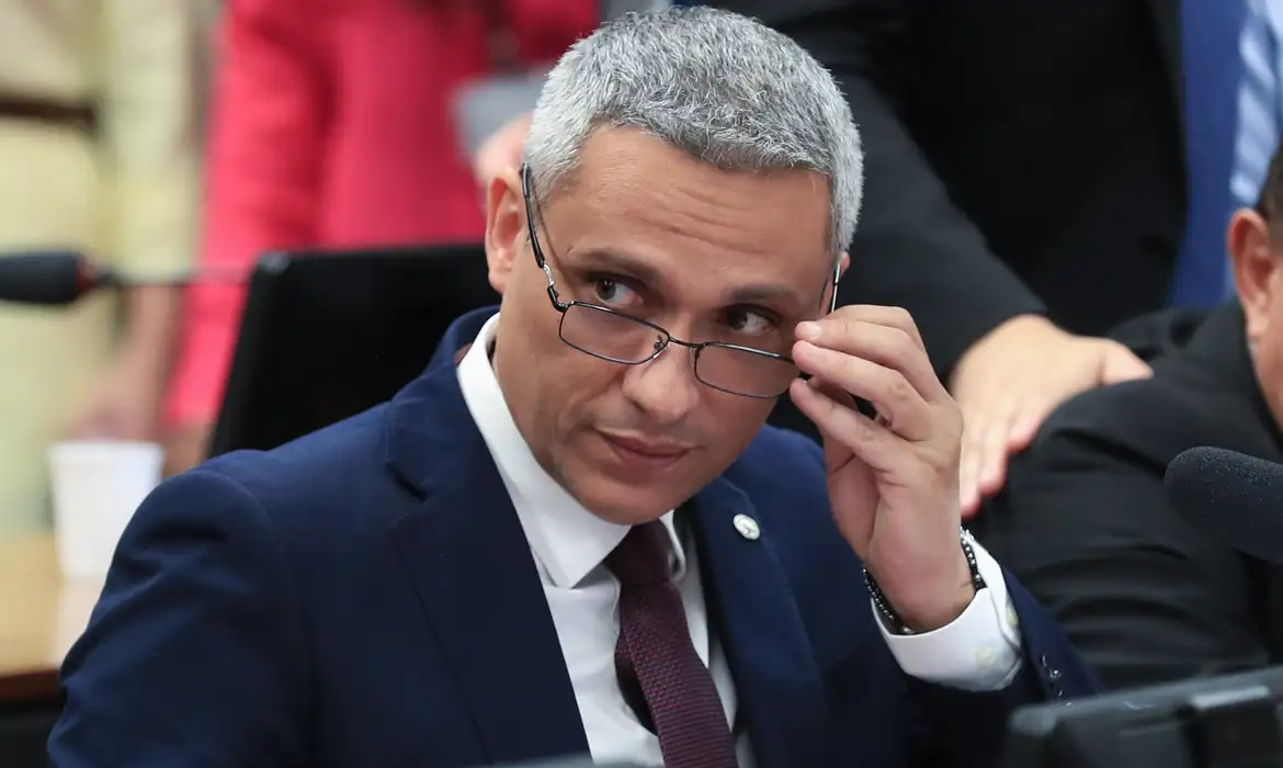 STF transforma Gustavo Gayer em réu por injúria contra presidente Lula