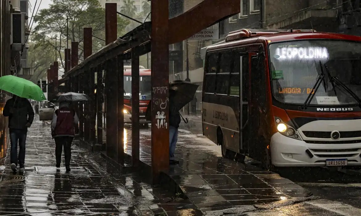 Feriadão de Independência terá chuvas e queda de temperatura em grande parte do Brasil