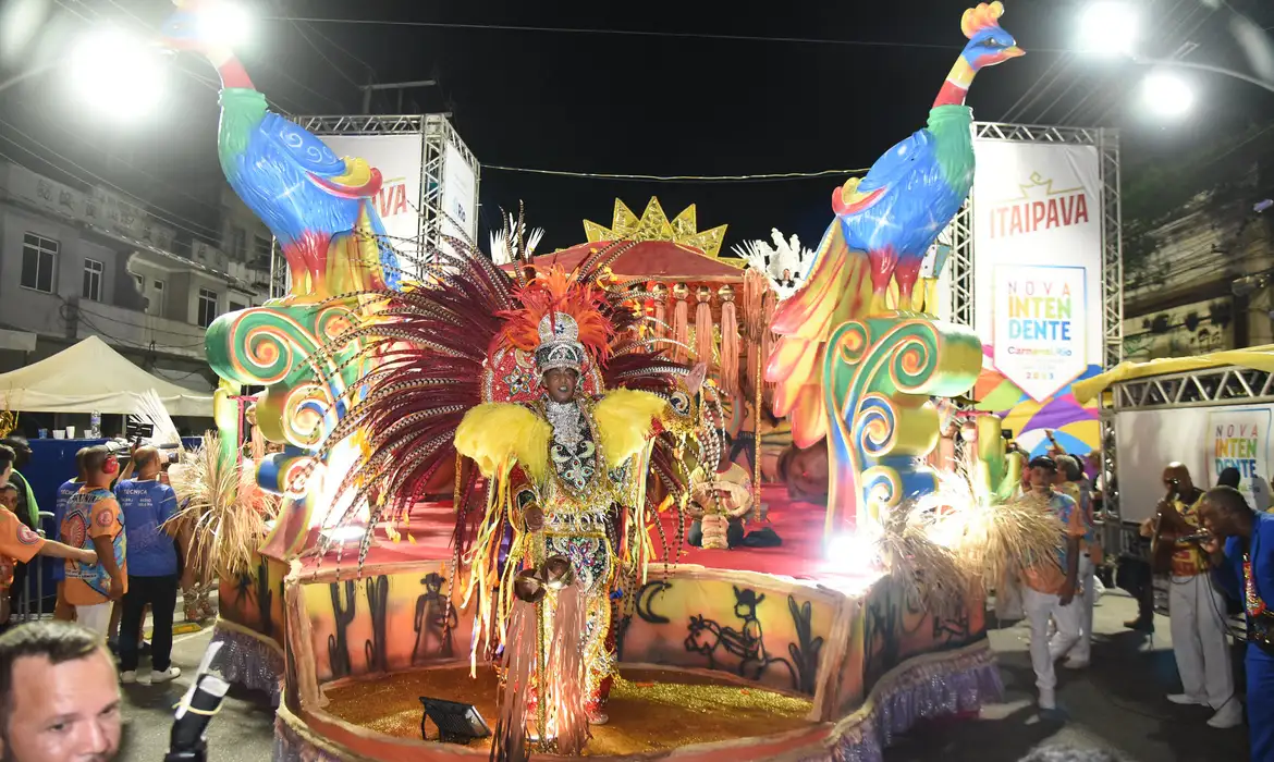 Carnaval 2027 define sequência dos desfiles das escolas de samba no Rio