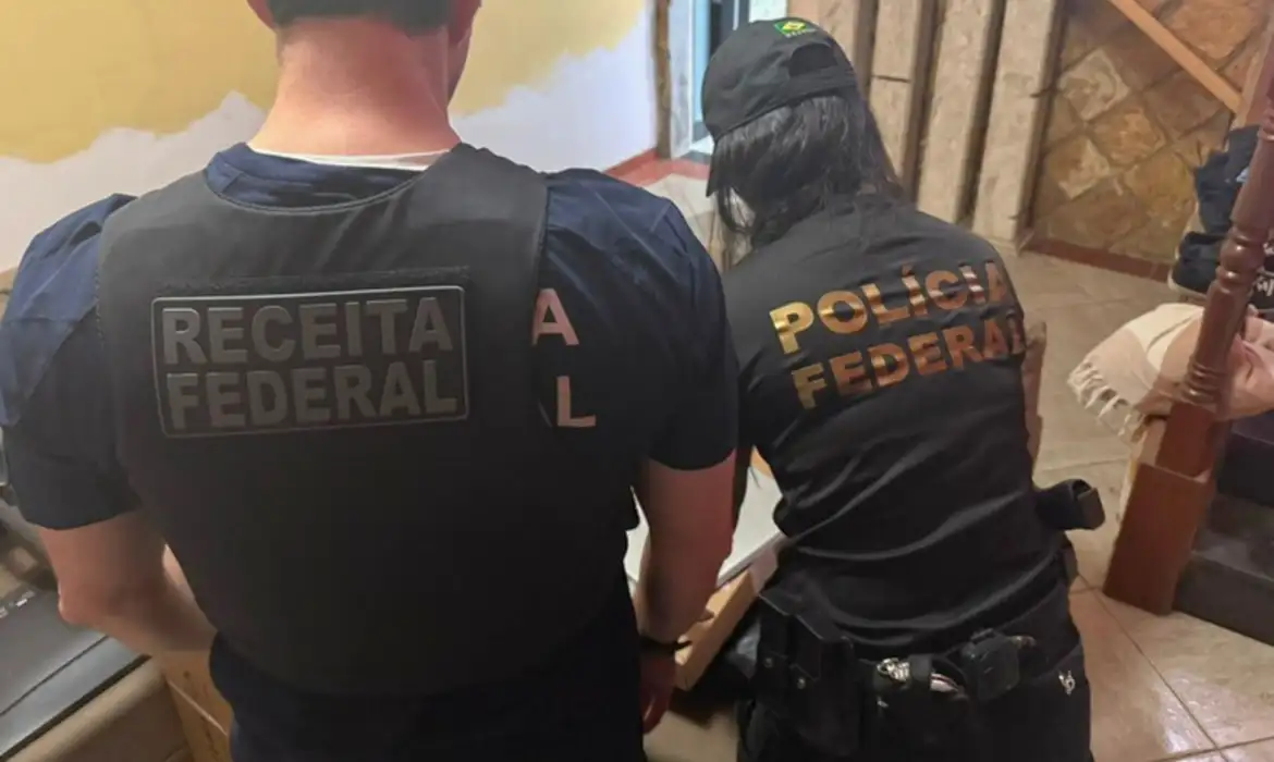 PF combate esquema ilegal de eletrônicos no Rio