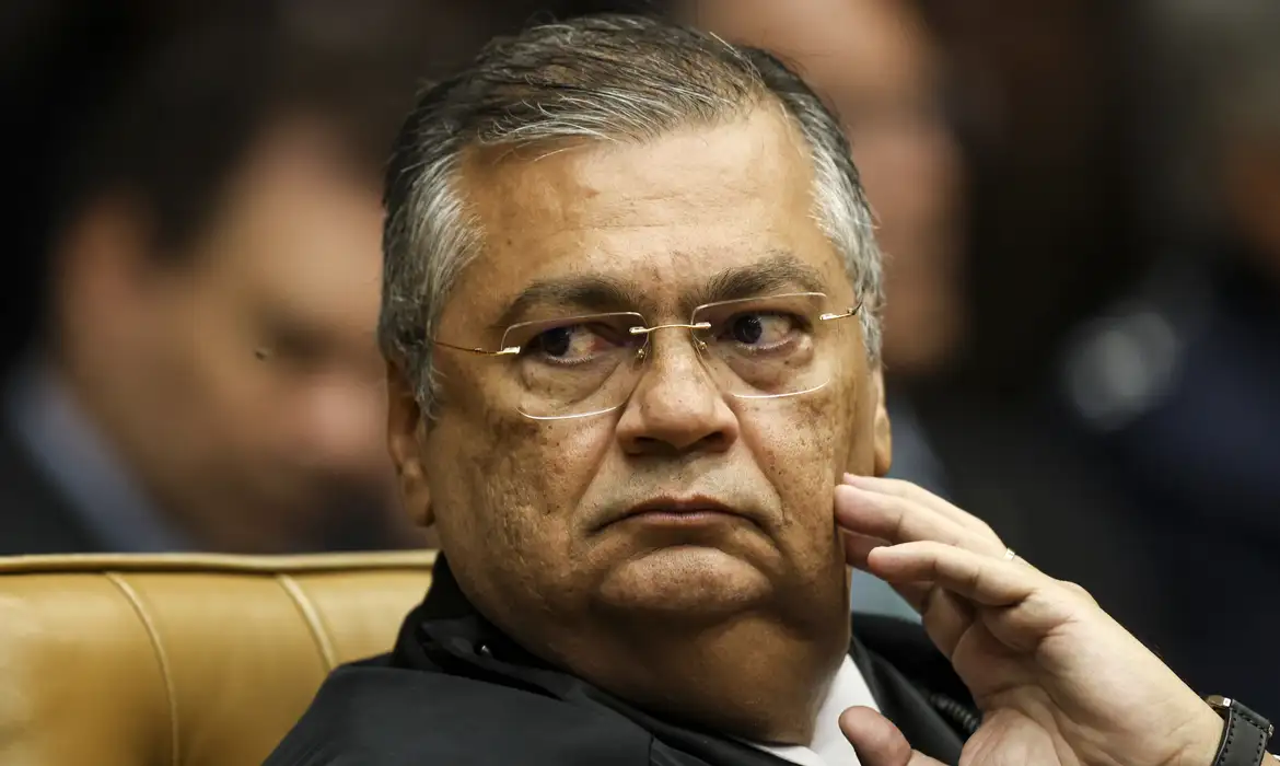 STF proíbe concessão de novos penduricalhos a juízes e membros do MP