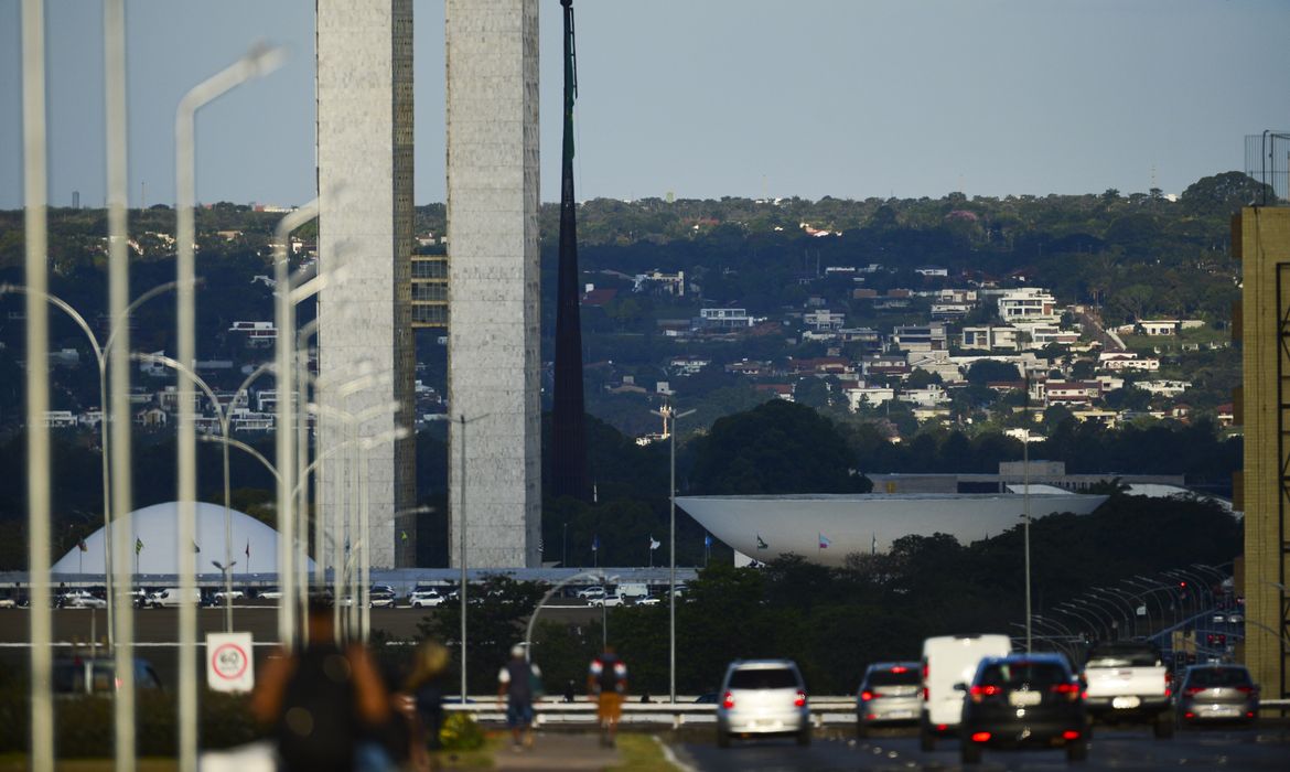 Alterações no trânsito de Brasília para o desfile cívico de 7 de Setembro e evento na Base Aérea