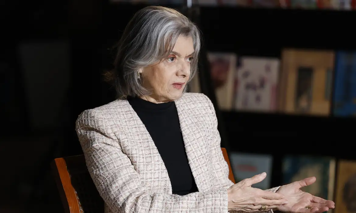 Cármen Lúcia relata conselhos para deixar STF devido a ataques de cunho machista