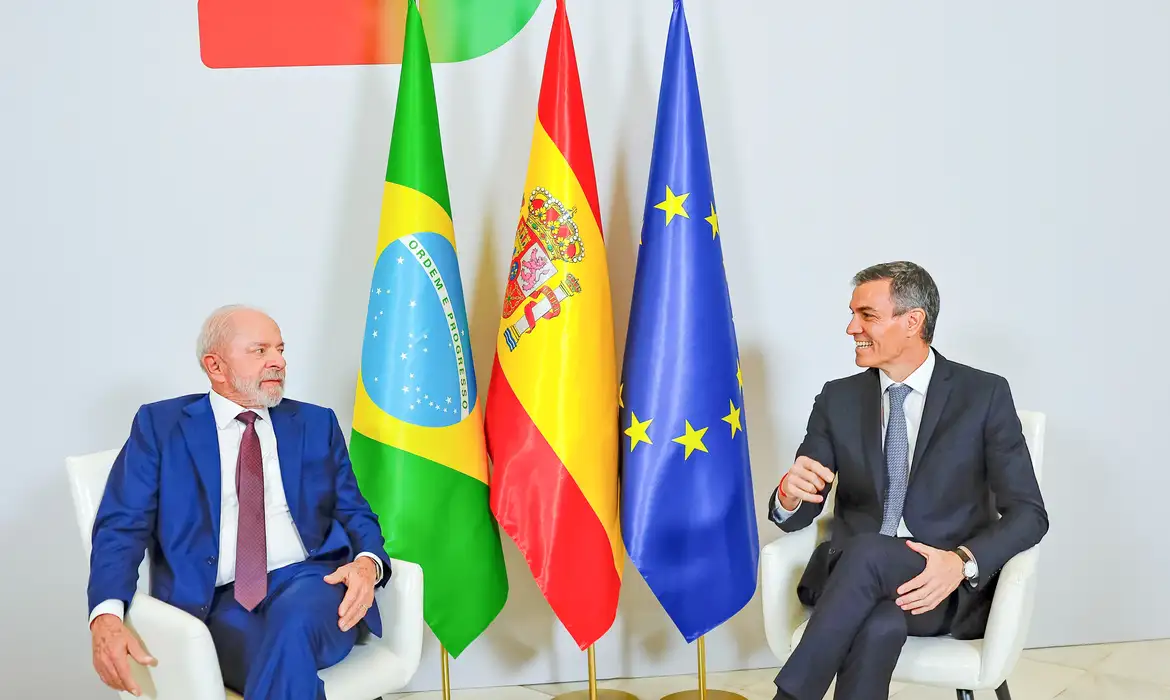 Brasil e Espanha fecham acordos para regular big techs e ampliar cooperação digital