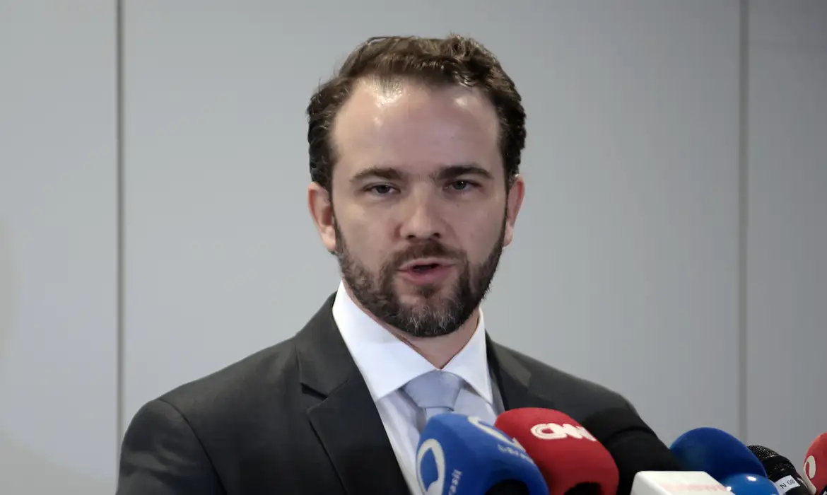 Novo Desenrola autoriza uso do FGTS para renegociar dívidas