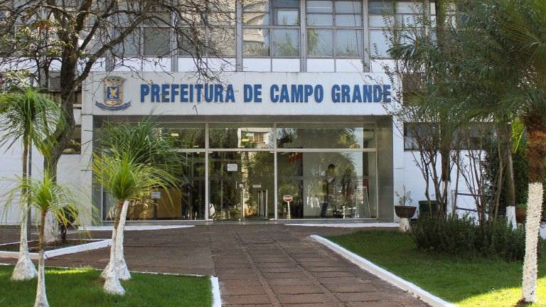 Secretaria de Meio Ambiente de Campo Grande multa proprietários por queimada