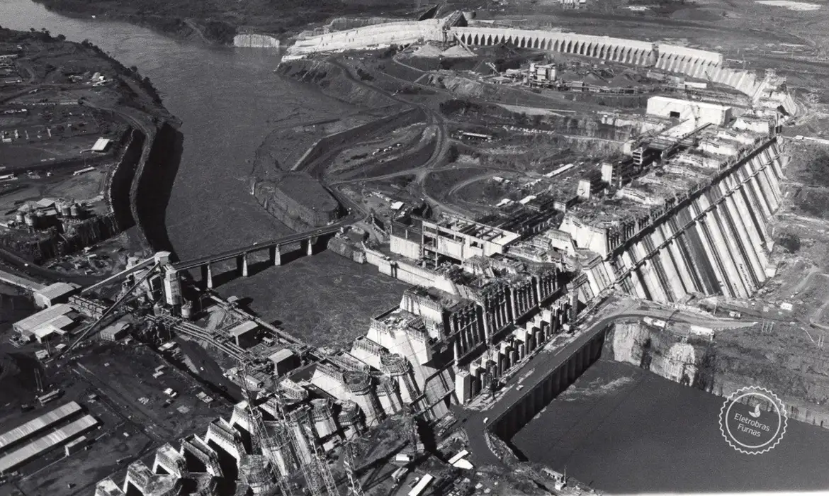 Ditadura militar impulsionou rede privada de ensino com verba pública