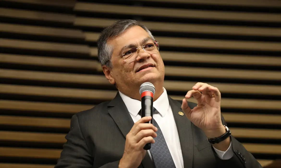 Dino manda governo revisar regras da CVM em 90 dias