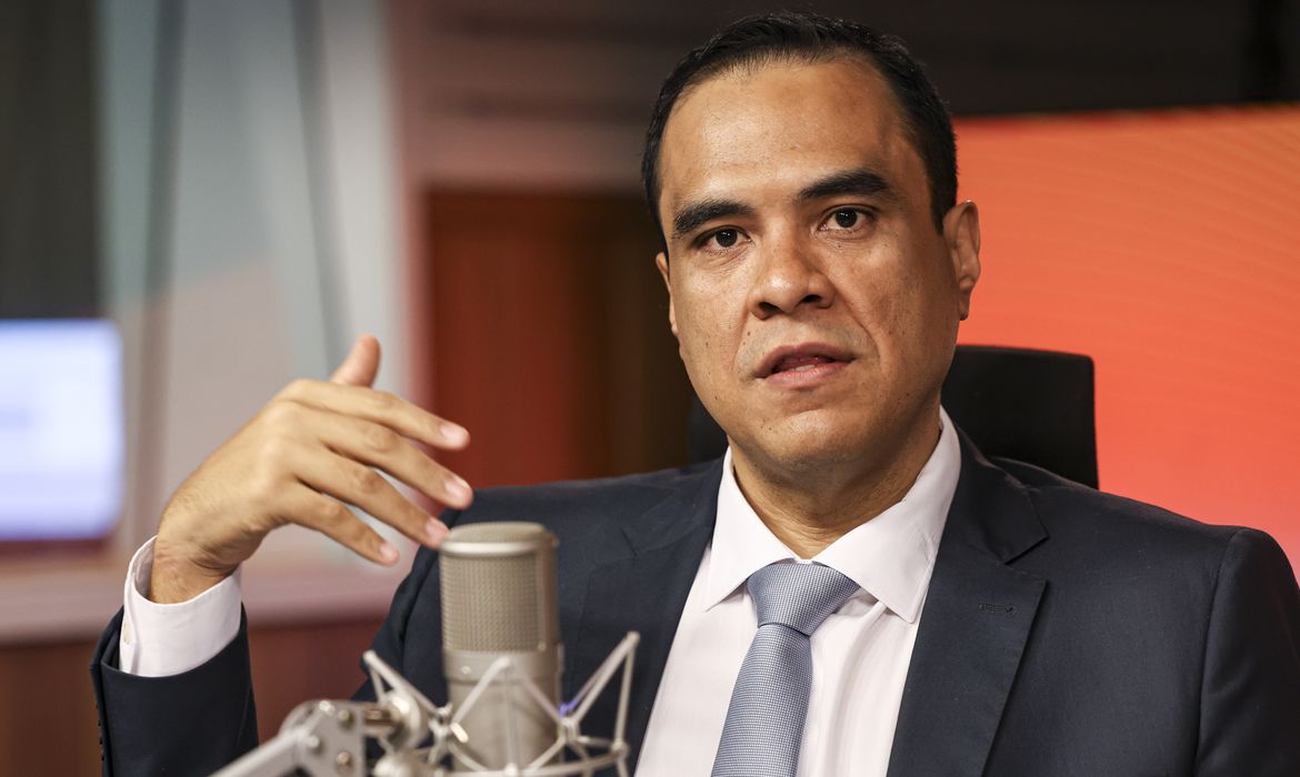 Guia federal impulsiona segurança de mulheres em viagens solo