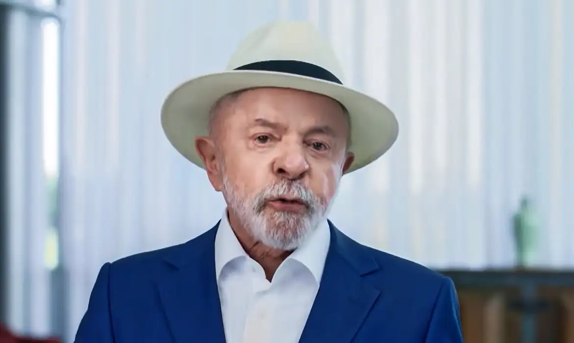 Lula anuncia proposta para extinguir escala 6x1 e ampliar descanso semanal