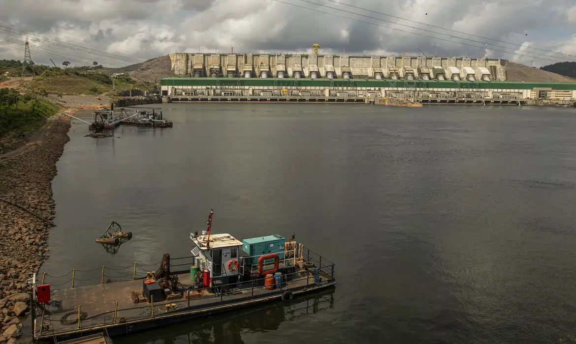 Aneel determina bandeira amarela e tarifa de energia terá aumento em maio