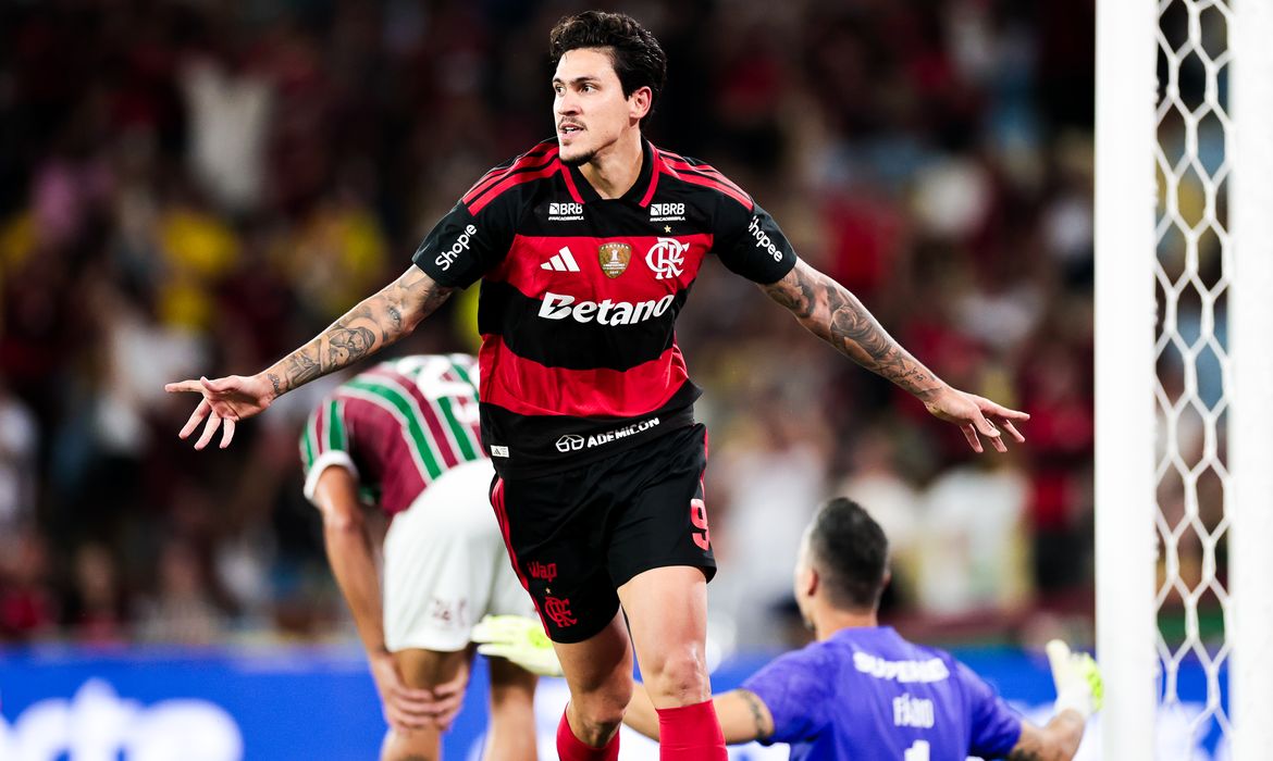 Pedro marca duas vezes e garante vitória do Flamengo sobre o Fluminense no Brasileirão
