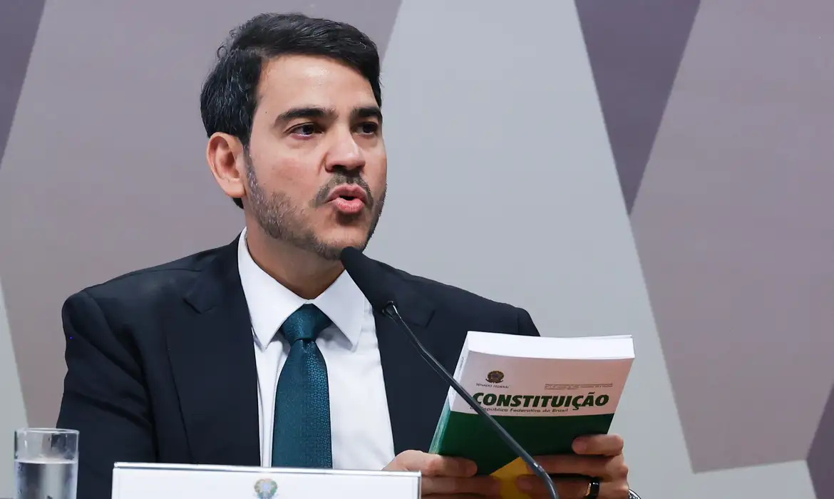 Messias enfatiza transparência e equilíbrio no STF em sabatina no Senado