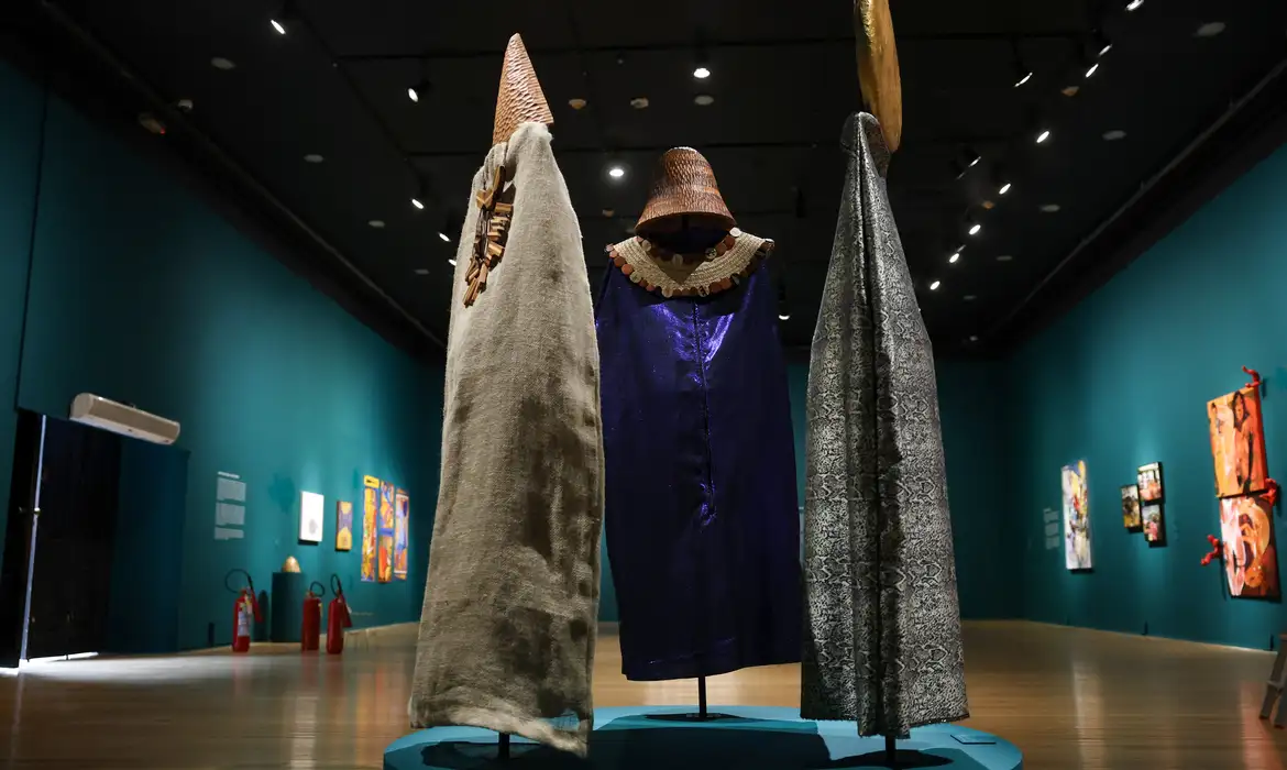Exposição no CCBB Rio destaca artes femininas da Amazônia com obras históricas e contemporâneas