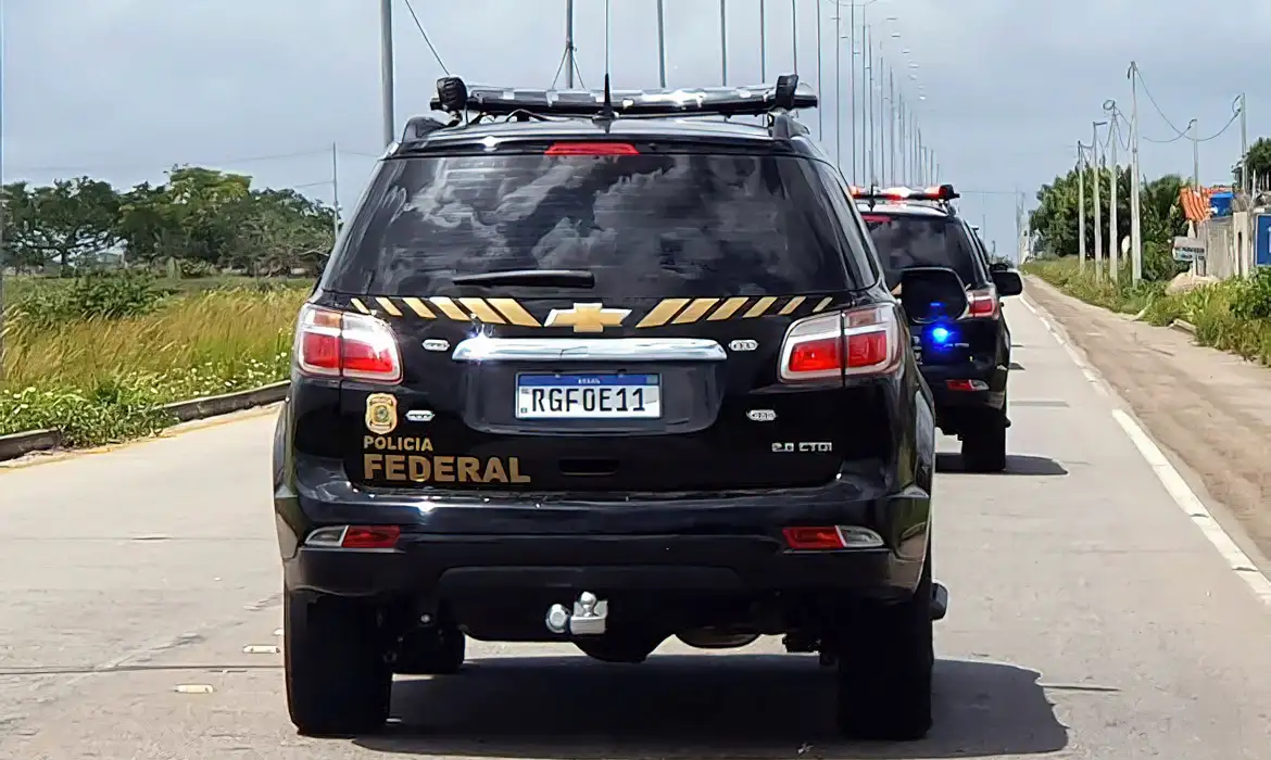 Operação da PF intercepta mais de mil quilos de maconha em rodovia paulista