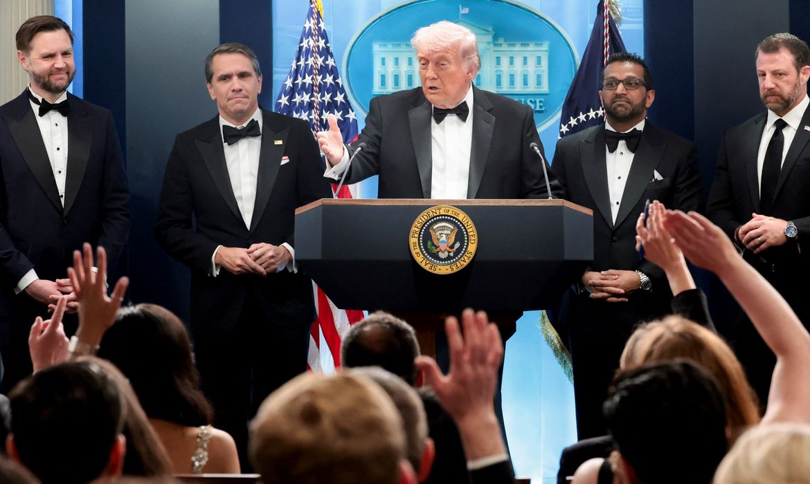 Disparos interrompem jantar de Donald Trump em Washington