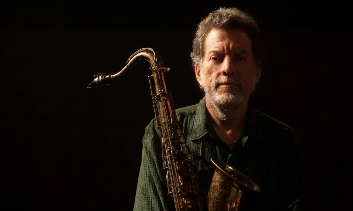 Rádio MEC presta homenagem aos 70 anos de Leo Gandelman com programa especial