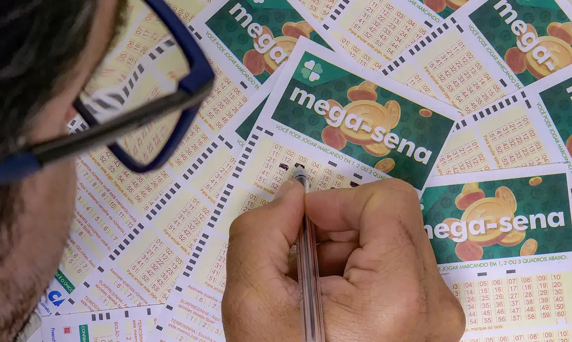 Mega-Sena sorteia prêmio acumulado de 130 milhões de reais nesta quinta