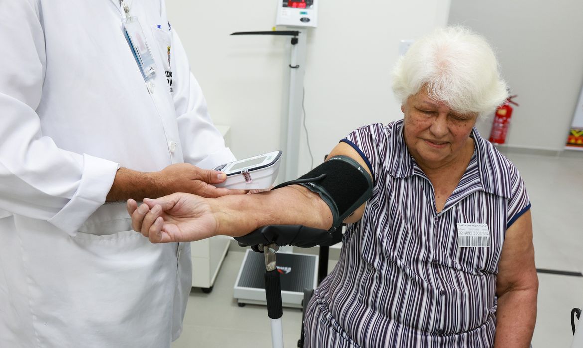 Pessoas 50+ devem puxar metade do consumo com saúde
