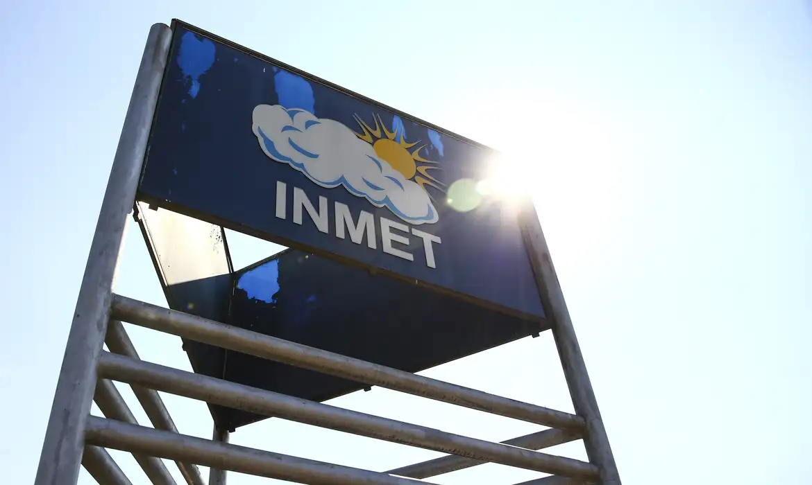 Inmet mantém alertas de temporais e ventos fortes no Nordeste e Sul