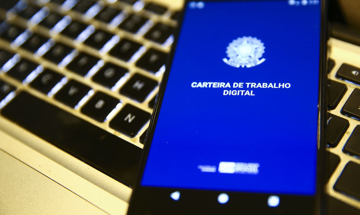 Acadêmicos da Uniderp vivenciam rotina do Cejusc no Fórum Trabalhista de Campo Grande