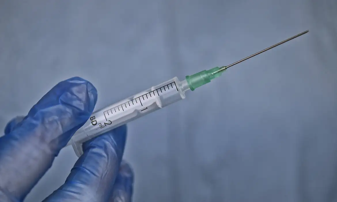 Anvisa alerta para graves riscos de saúde com uso inadequado de preenchedores dérmicos