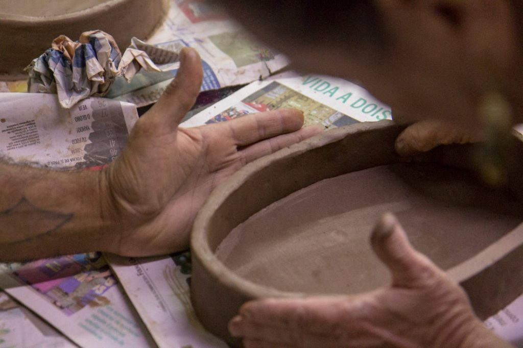 Artesã Marilde transforma vidas e peças na Semana do Artesão