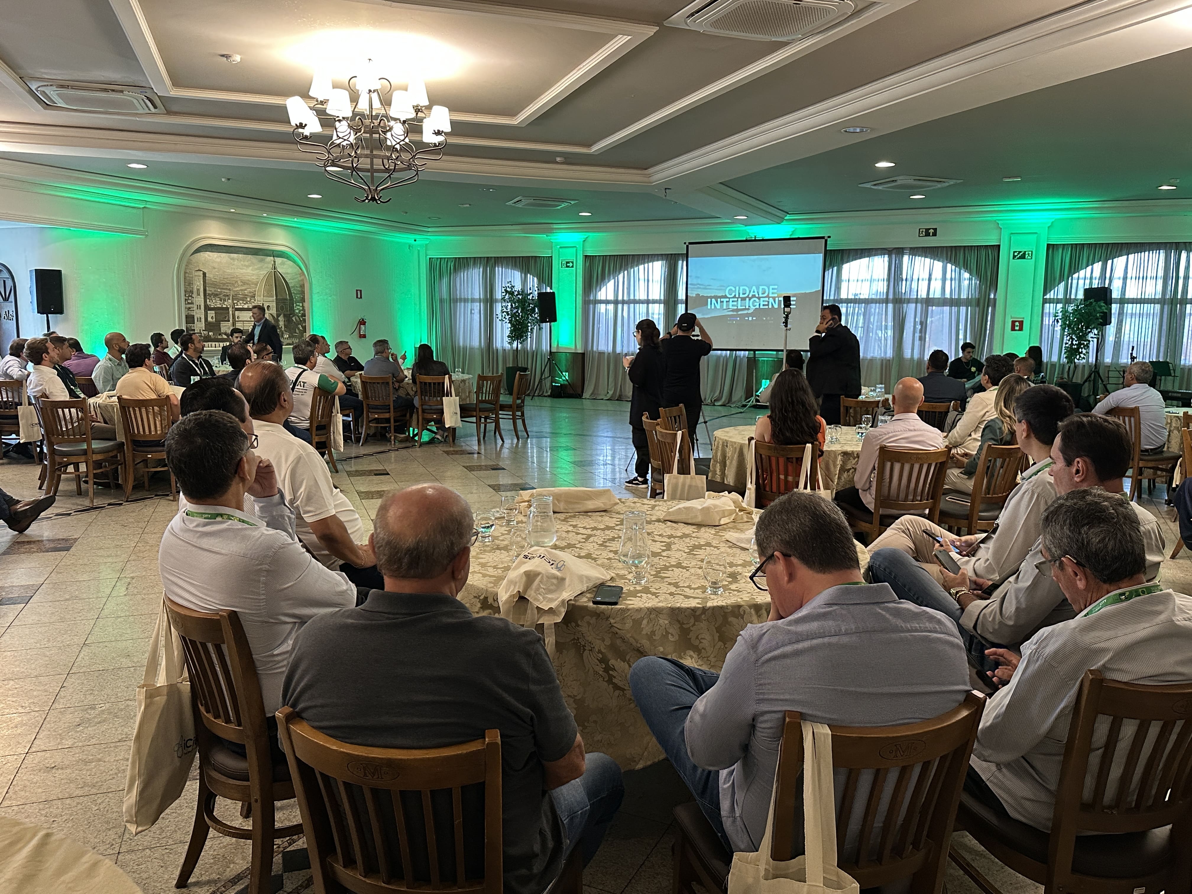 Assomasul lidera missão em Curitiba com ênfase em gestão inovadora