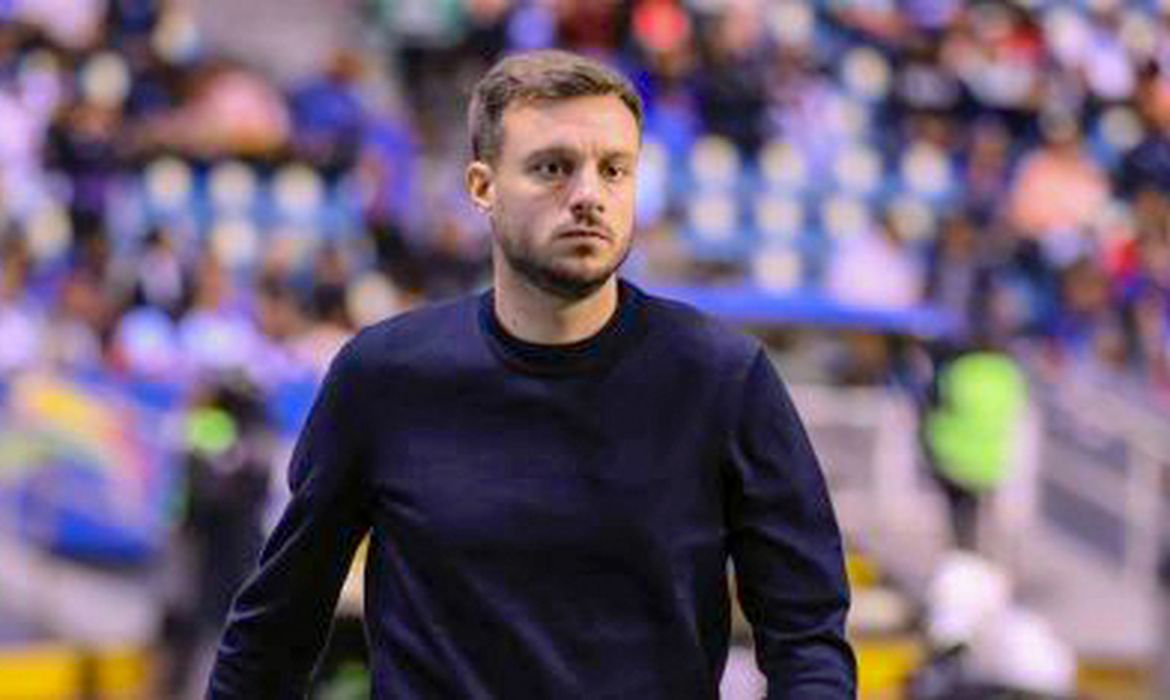 Botafogo anuncia saída do técnico Martín Anselmi