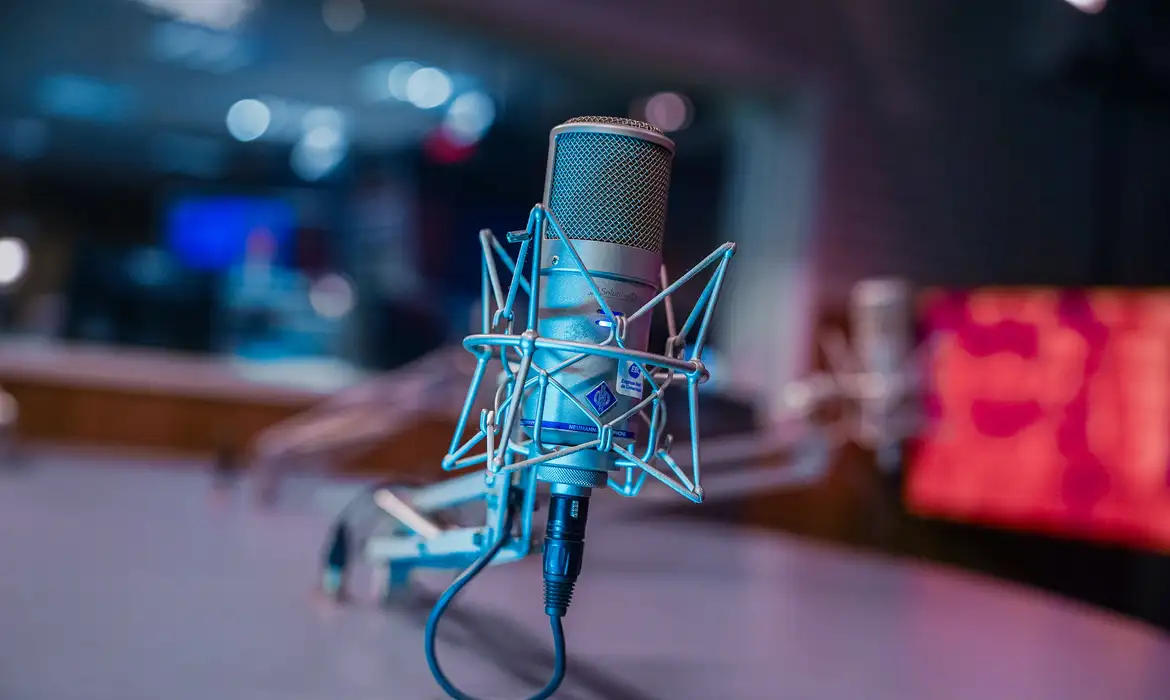 EBC abre edital para propostas de programas de rádio independentes