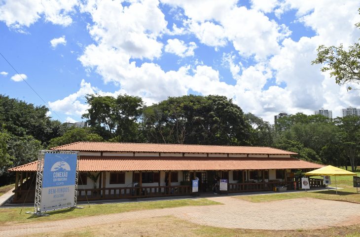 Espaço cultural Pantaneiro promove ciência e arte durante COP15