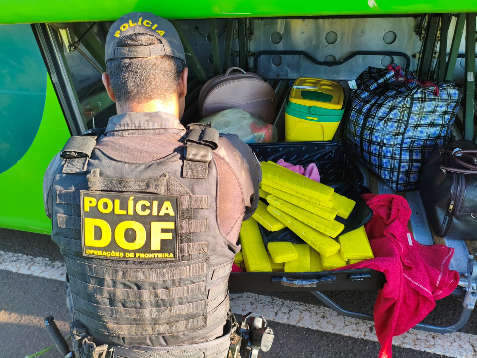 Mulher é presa com drogas em ônibus rumo ao RS