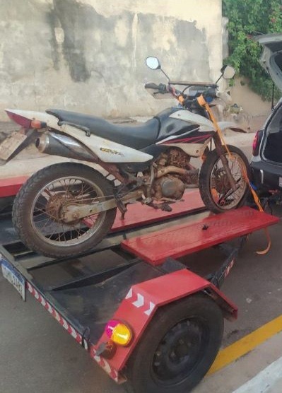 Polícia Militar de Coxim Recupera Motocicleta Furtada Após Cidadão Localizar